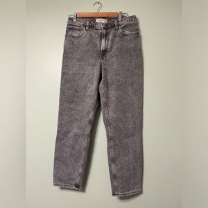NWOT Abercrombie high rise mom jeans size 29